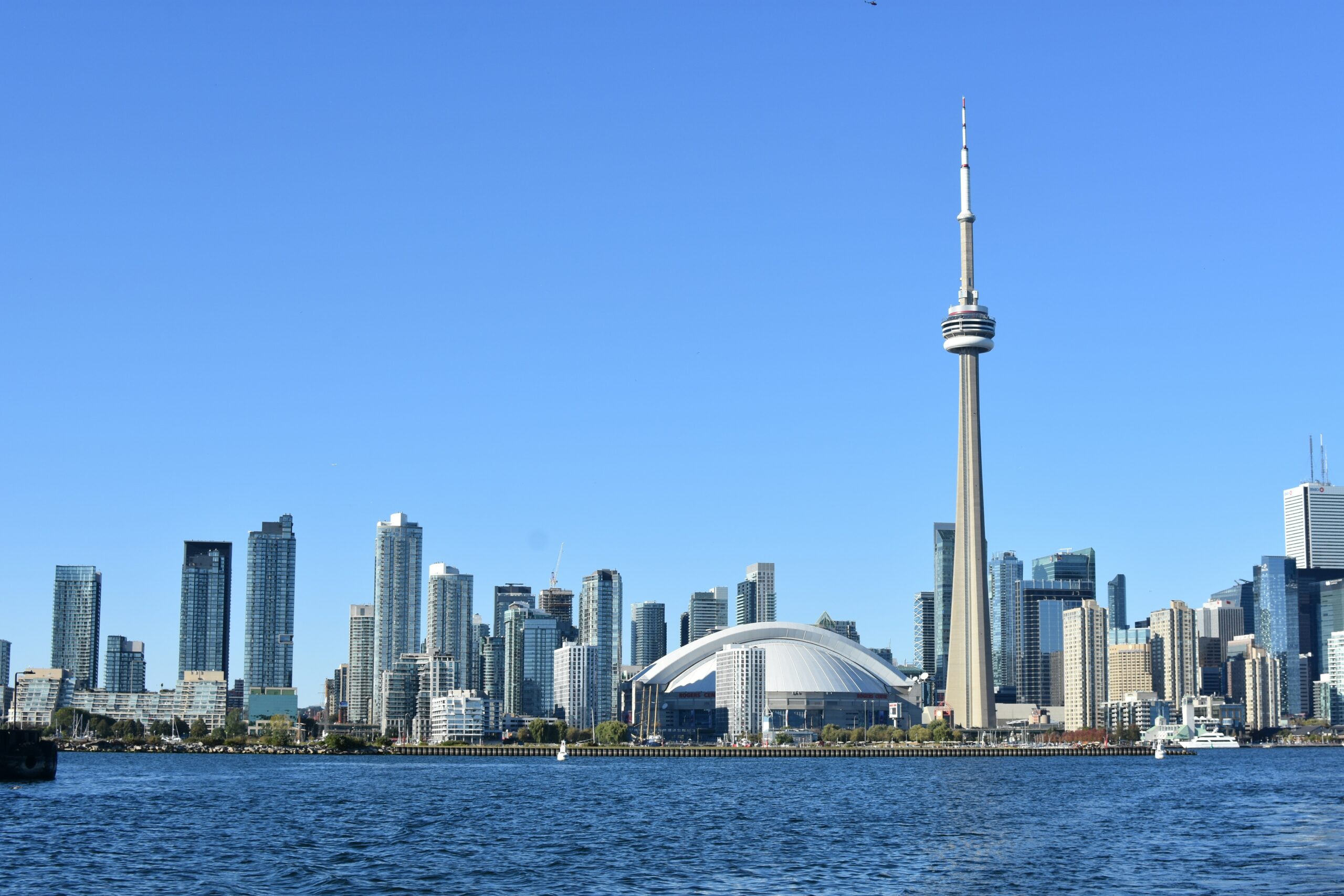 Toronto skyline with the CN Tower representing Toronto tax and accounting services.